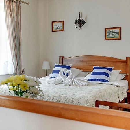 הל Villa & Restaurant Admiral Nelson מראה חיצוני תמונה