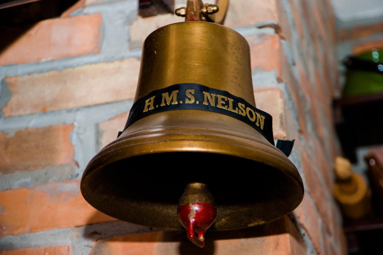 הל Villa & Restaurant Admiral Nelson מראה חיצוני תמונה