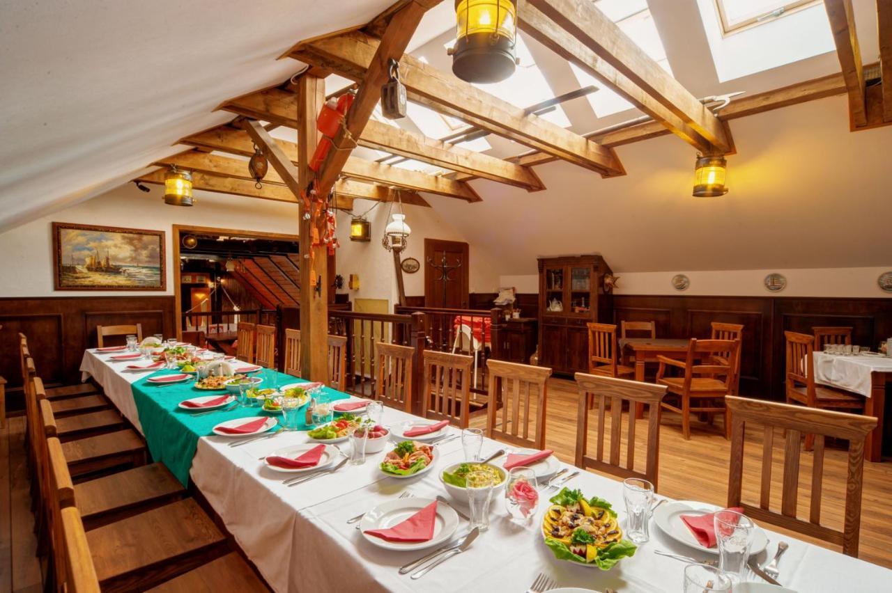 הל Villa & Restaurant Admiral Nelson מראה חיצוני תמונה