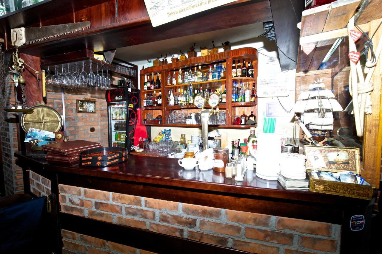 הל Villa & Restaurant Admiral Nelson מראה חיצוני תמונה