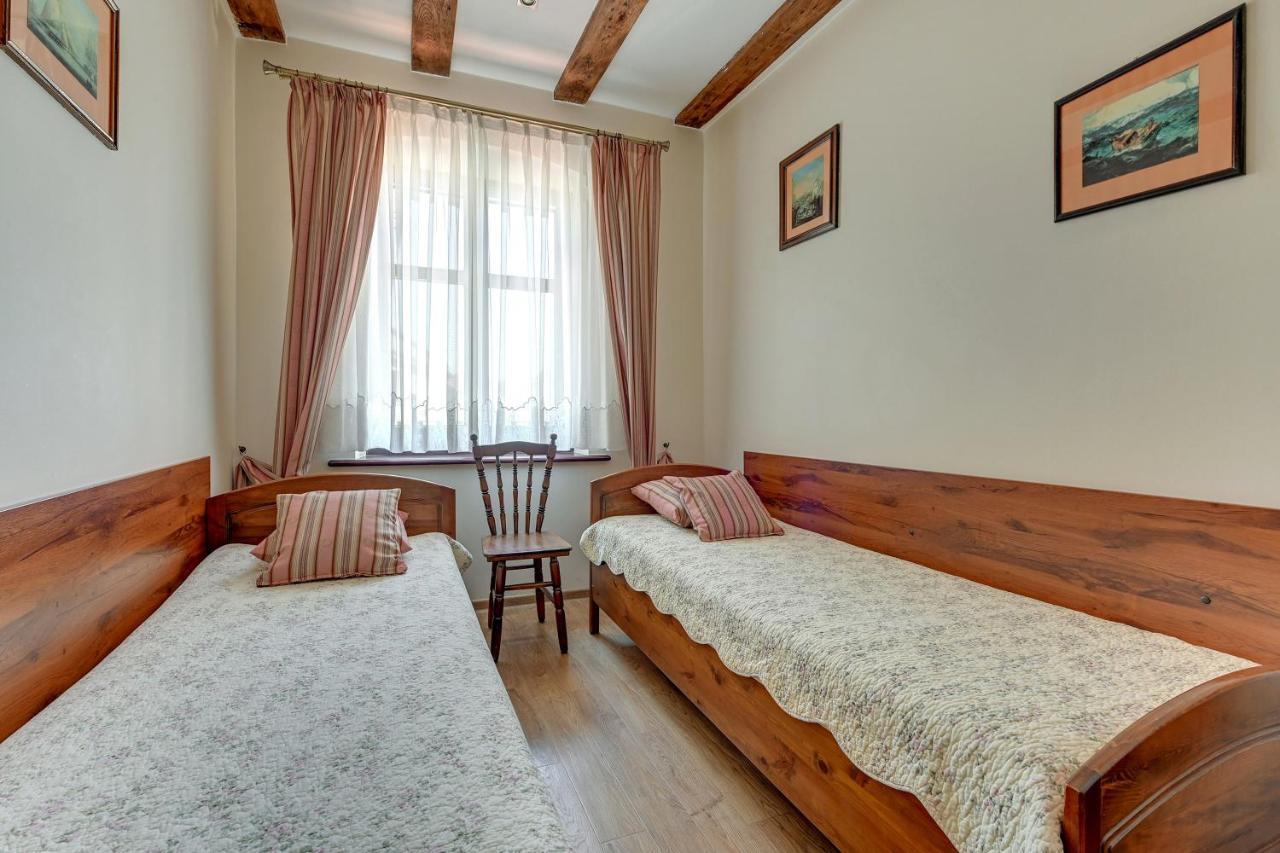 הל Villa & Restaurant Admiral Nelson מראה חיצוני תמונה