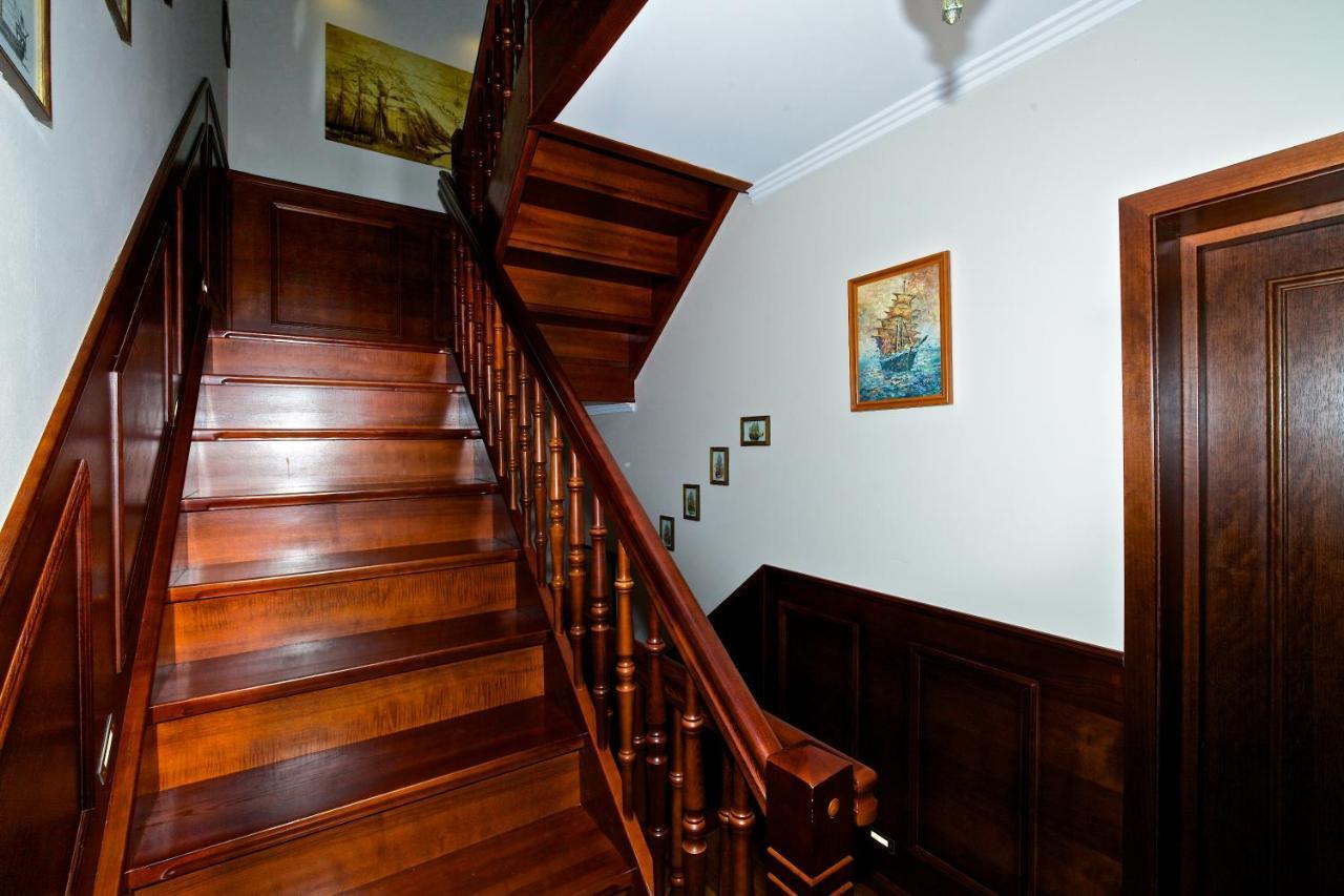 הל Villa & Restaurant Admiral Nelson מראה חיצוני תמונה