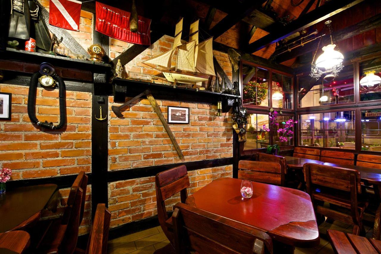 הל Villa & Restaurant Admiral Nelson מראה חיצוני תמונה